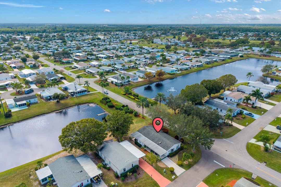 For Sale: $159,900 (2 beds, 2 baths, 1216 Square Feet)