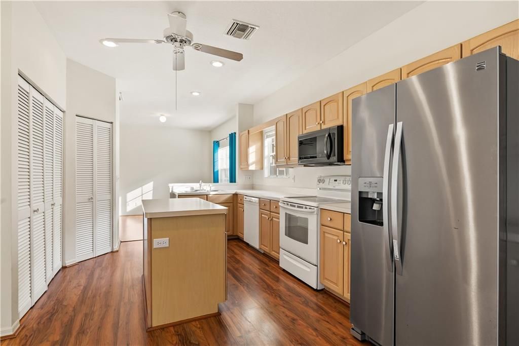 En Venta: $260,000 (2 camas, 2 baños, 1799 Pies cuadrados)