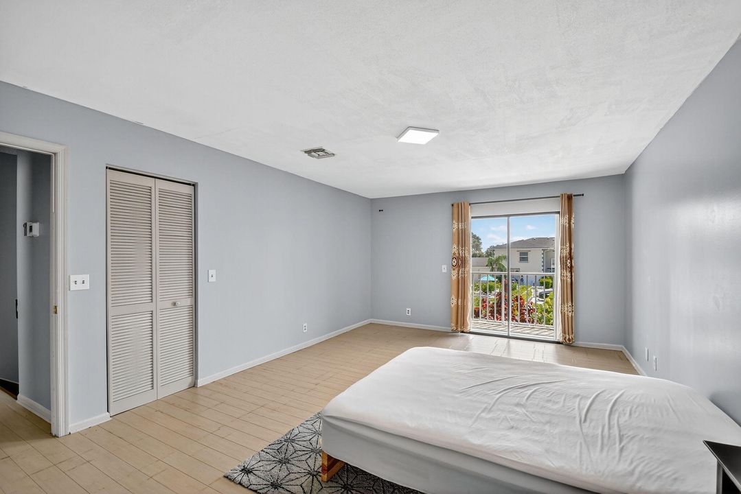 На продажу: $295,000 (2 спален, 2 ванн, 1176 Квадратных фут)