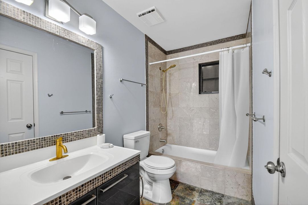 На продажу: $295,000 (2 спален, 2 ванн, 1176 Квадратных фут)