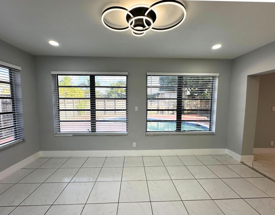 出租: $3,500 (3 贝兹, 2 浴室, 1655 平方英尺)