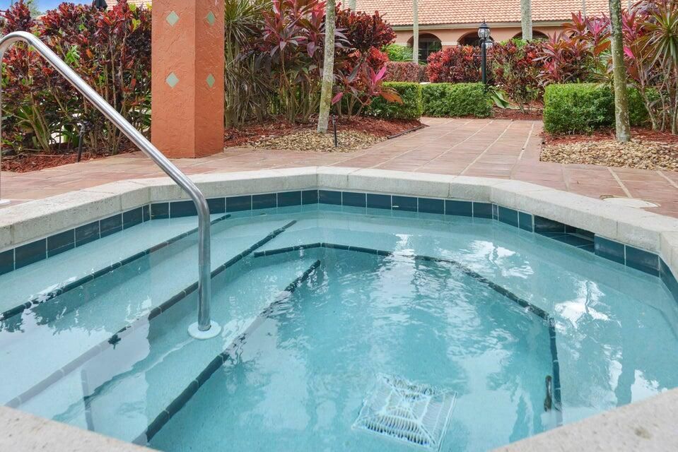 For Rent: $3,250 (3 beds, 2 baths, 1497 Square Feet)