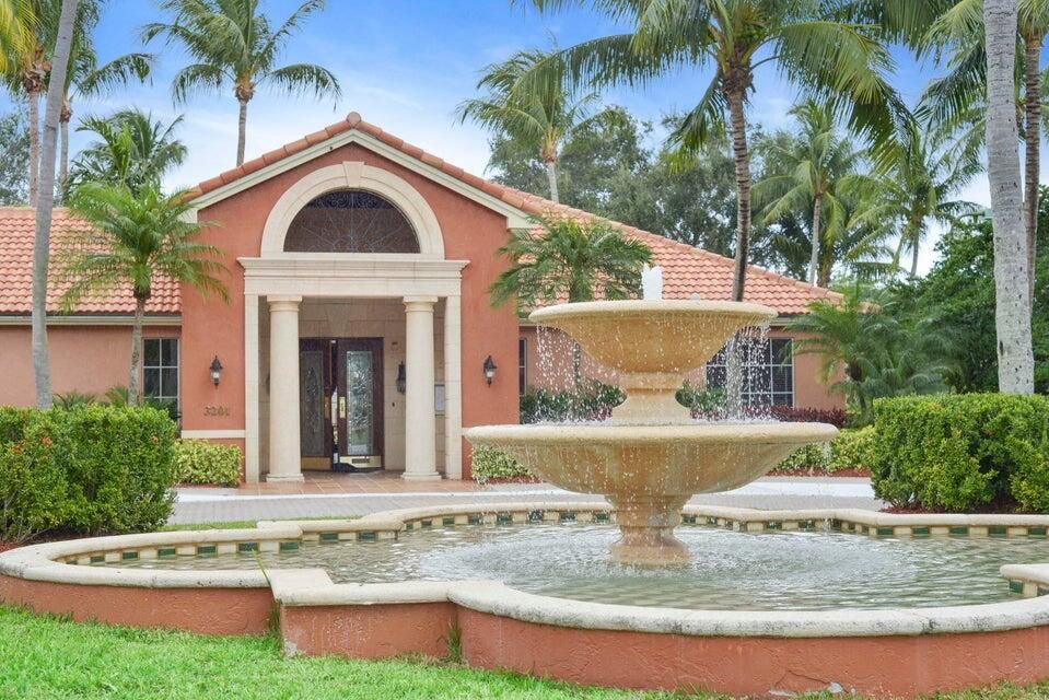 For Rent: $3,250 (3 beds, 2 baths, 1497 Square Feet)