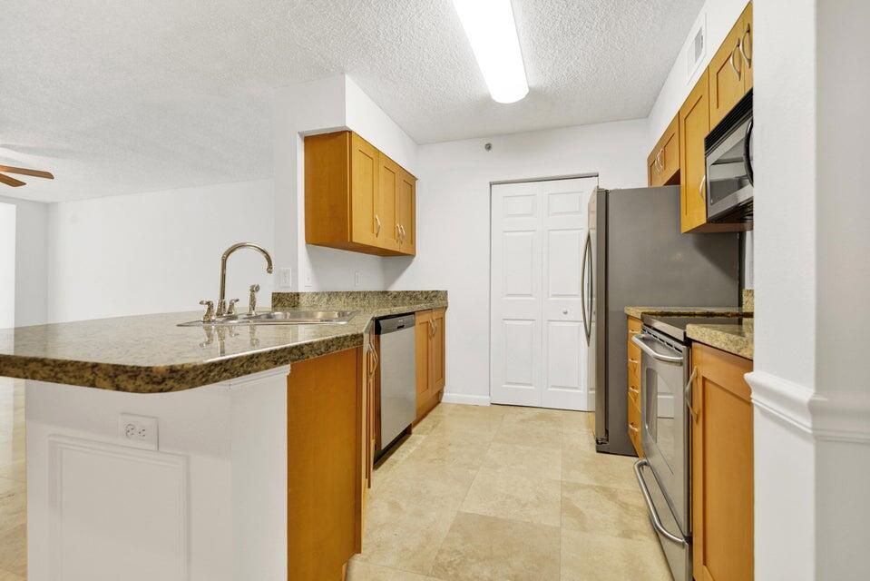 For Rent: $3,250 (3 beds, 2 baths, 1497 Square Feet)
