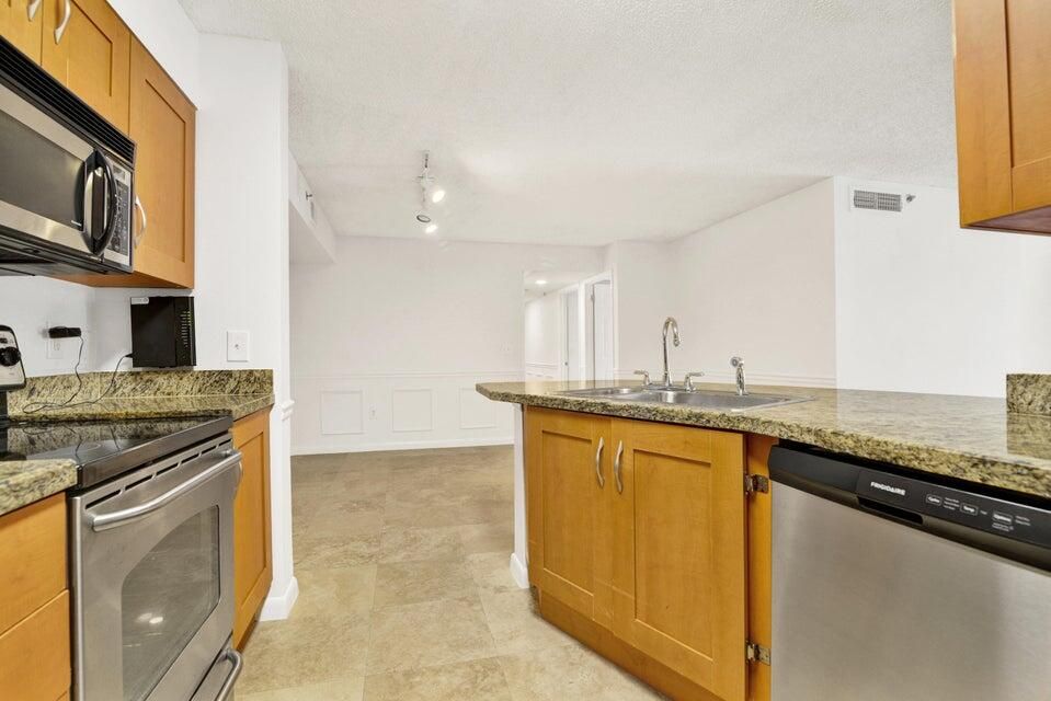 For Rent: $3,250 (3 beds, 2 baths, 1497 Square Feet)