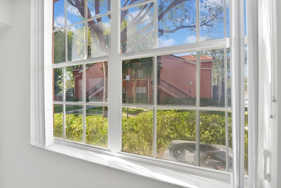 For Rent: $3,250 (3 beds, 2 baths, 1497 Square Feet)