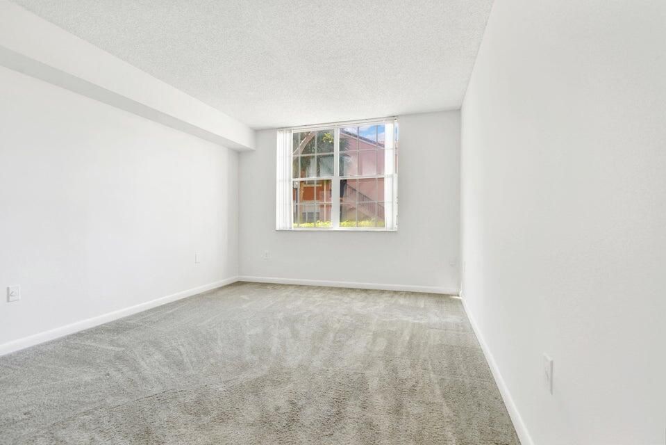 For Rent: $3,250 (3 beds, 2 baths, 1497 Square Feet)