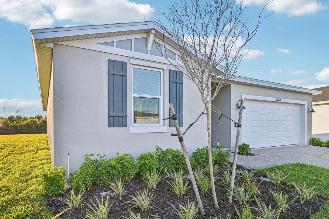 En Venta: $399,999 (4 camas, 3 baños, 1988 Pies cuadrados)