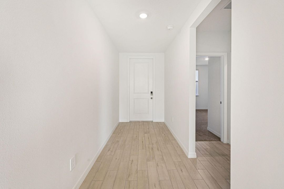 En Venta: $399,999 (4 camas, 3 baños, 1988 Pies cuadrados)