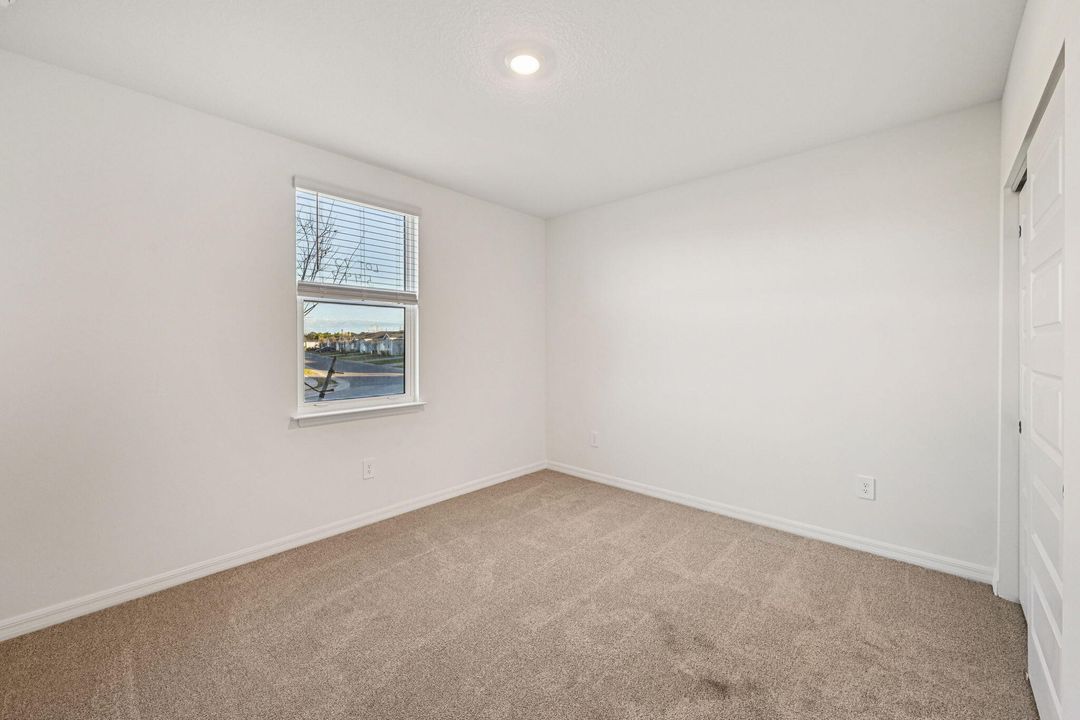 En Venta: $399,999 (4 camas, 3 baños, 1988 Pies cuadrados)