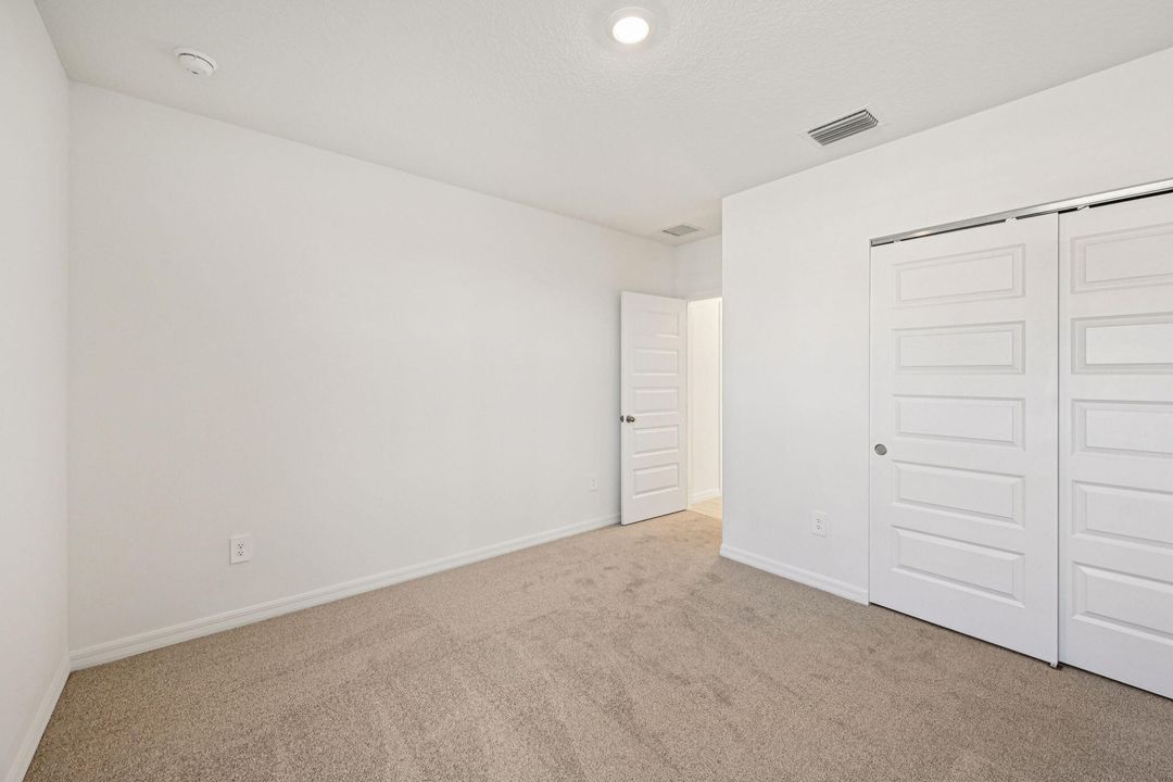 En Venta: $399,999 (4 camas, 3 baños, 1988 Pies cuadrados)