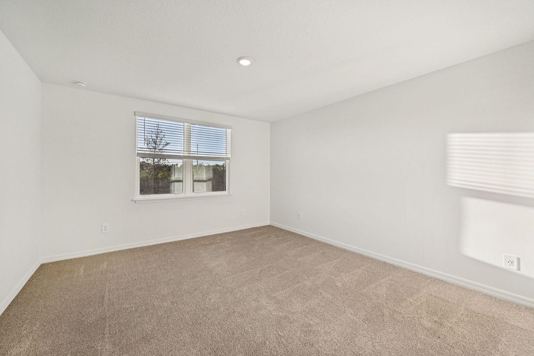 En Venta: $399,999 (4 camas, 3 baños, 1988 Pies cuadrados)