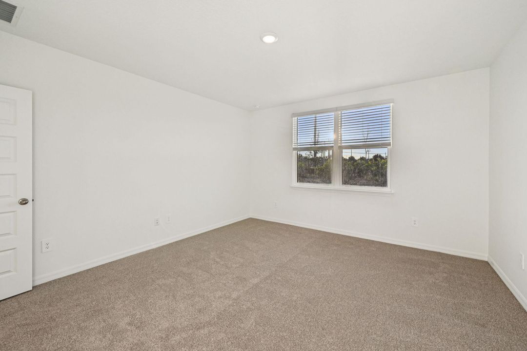 En Venta: $399,999 (4 camas, 3 baños, 1988 Pies cuadrados)