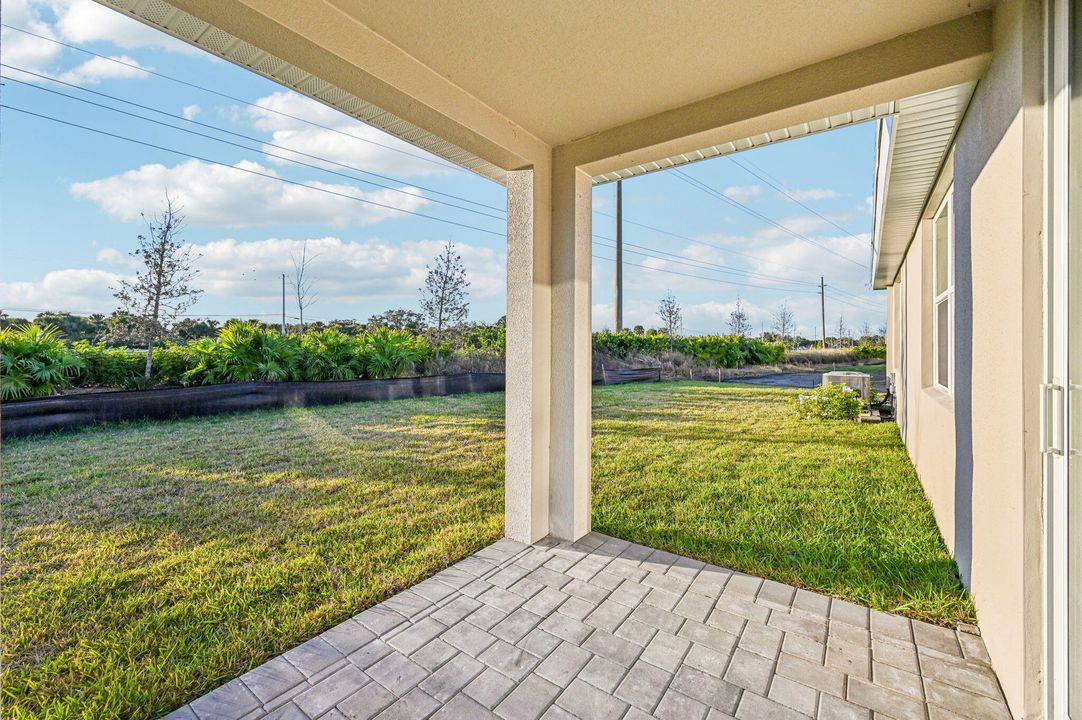 En Venta: $399,999 (4 camas, 3 baños, 1988 Pies cuadrados)