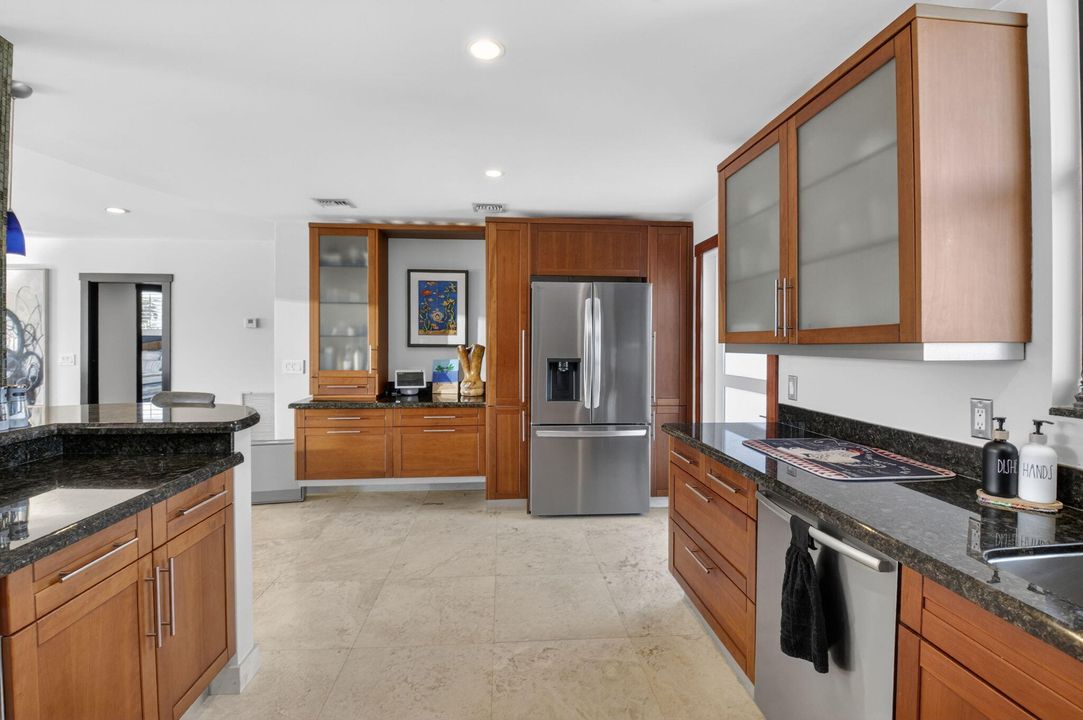 For Sale: $2,300,000 (2 beds, 2 baths, 1726 Square Feet)