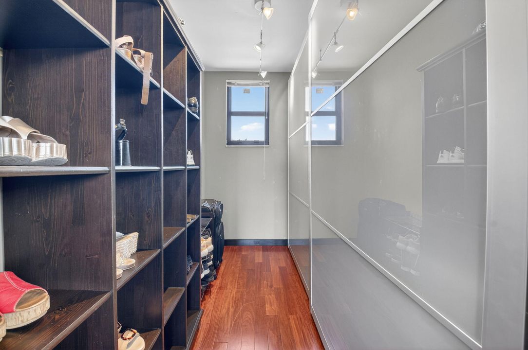 For Sale: $2,300,000 (2 beds, 2 baths, 1726 Square Feet)