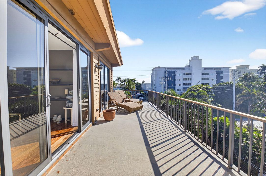 For Sale: $2,300,000 (2 beds, 2 baths, 1726 Square Feet)