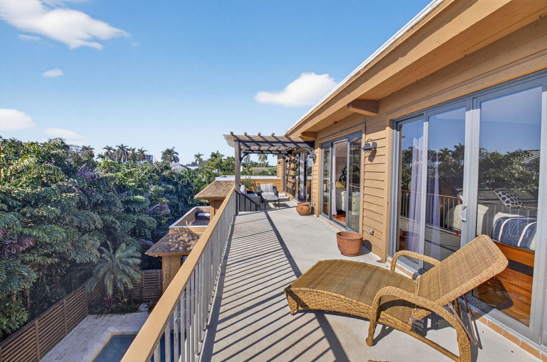 For Sale: $2,300,000 (2 beds, 2 baths, 1726 Square Feet)