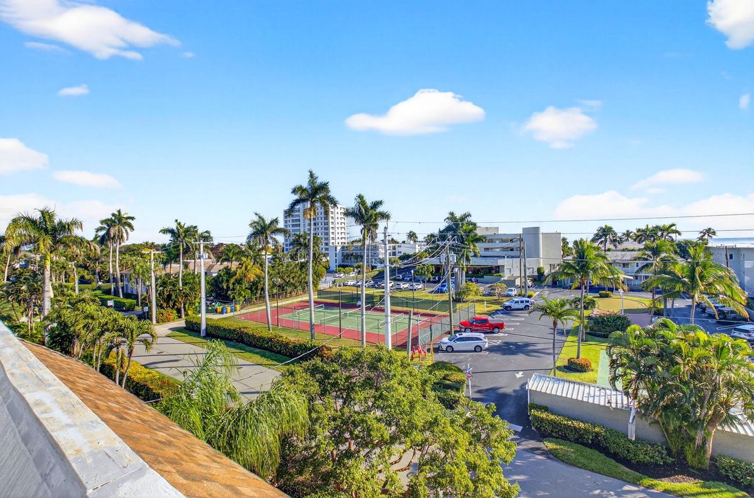 For Sale: $2,300,000 (2 beds, 2 baths, 1726 Square Feet)