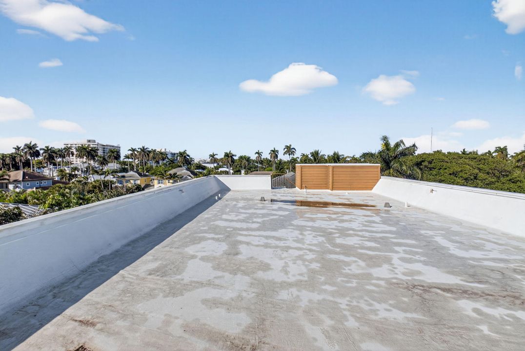 For Sale: $2,300,000 (2 beds, 2 baths, 1726 Square Feet)