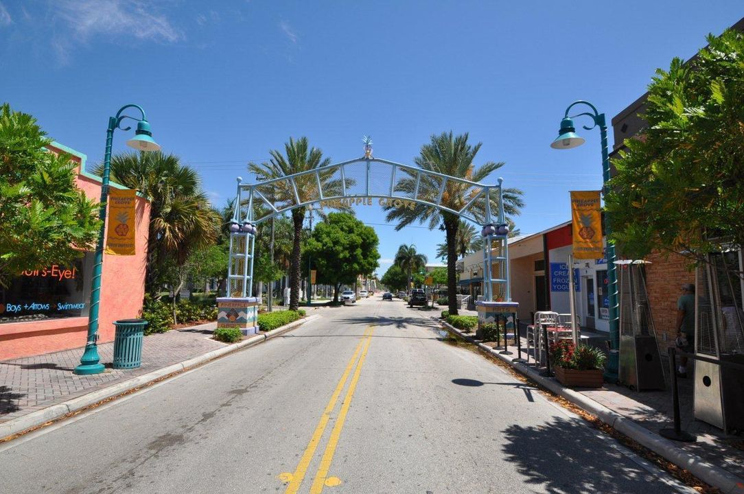For Sale: $2,300,000 (2 beds, 2 baths, 1726 Square Feet)