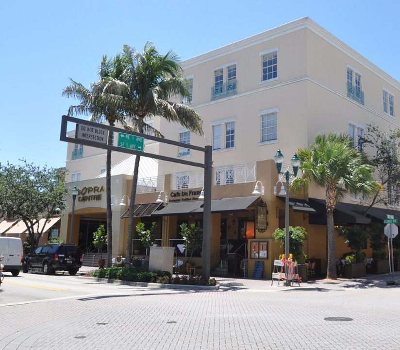 For Sale: $2,300,000 (2 beds, 2 baths, 1726 Square Feet)