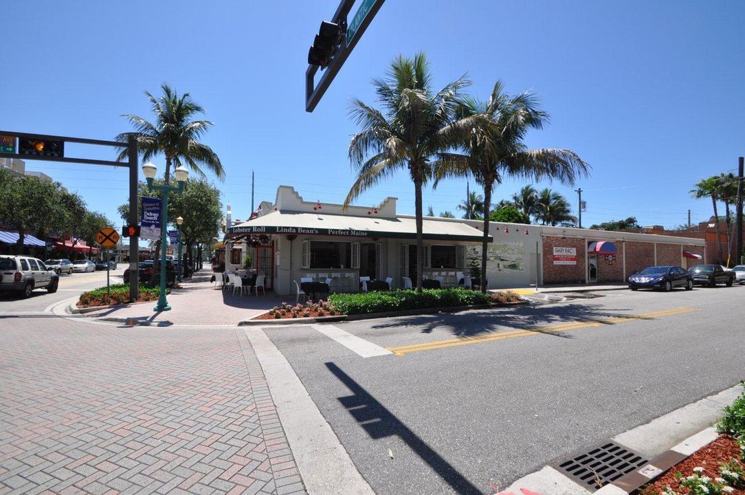 For Sale: $2,300,000 (2 beds, 2 baths, 1726 Square Feet)