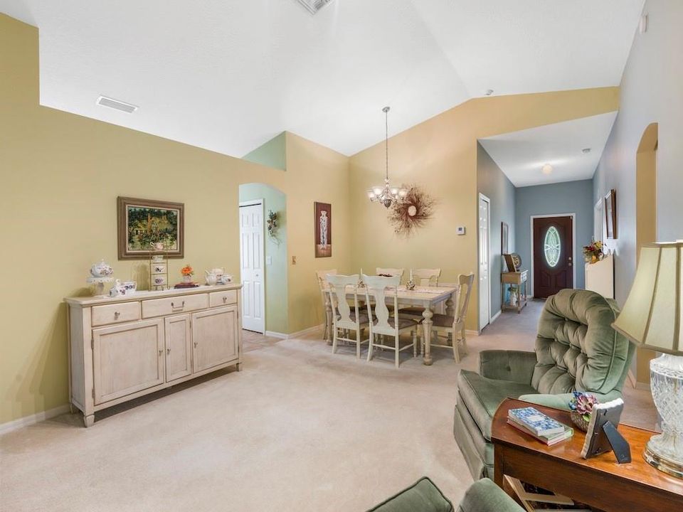 待售: $359,000 (3 贝兹, 2 浴室, 1942 平方英尺)