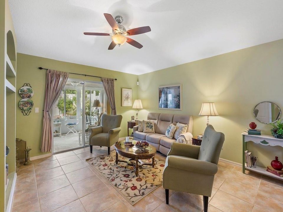 待售: $359,000 (3 贝兹, 2 浴室, 1942 平方英尺)