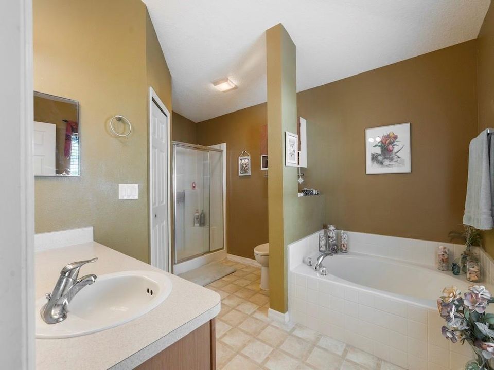 待售: $359,000 (3 贝兹, 2 浴室, 1942 平方英尺)