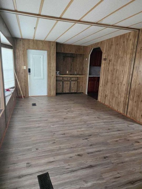 For Sale: $35,999 (2 beds, 2 baths, 1400 Square Feet)