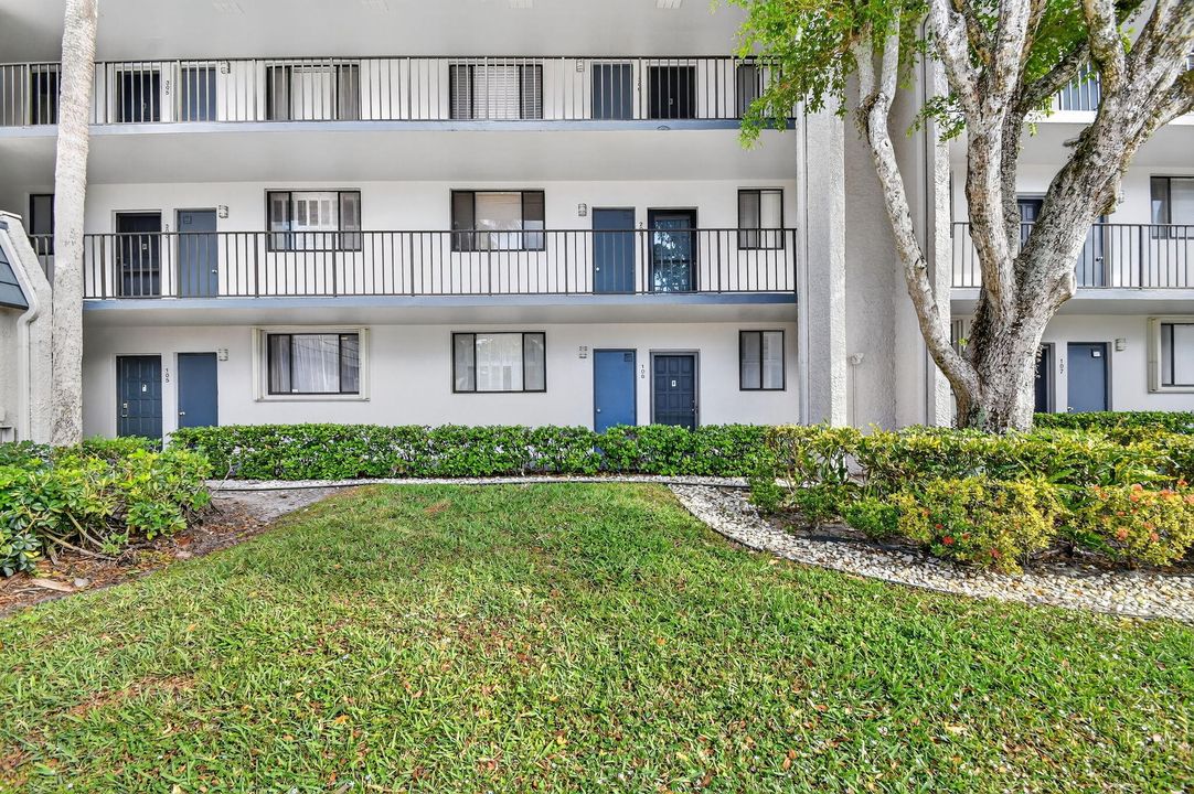 待售: $235,000 (2 贝兹, 2 浴室, 1005 平方英尺)