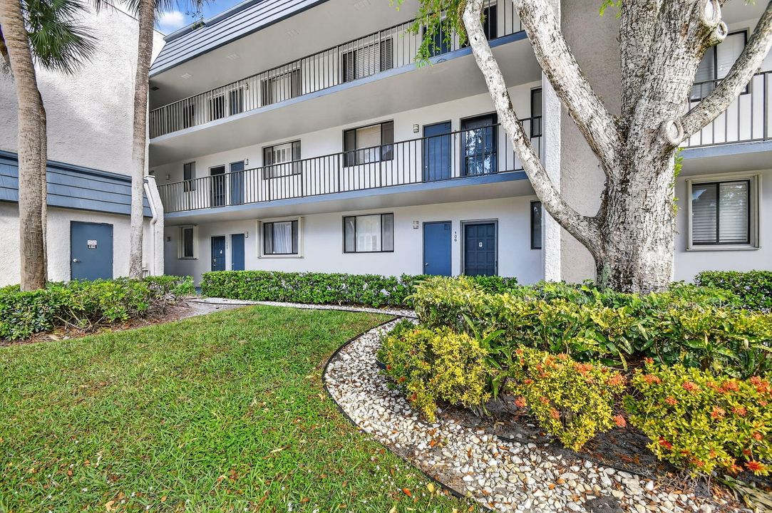 待售: $235,000 (2 贝兹, 2 浴室, 1005 平方英尺)