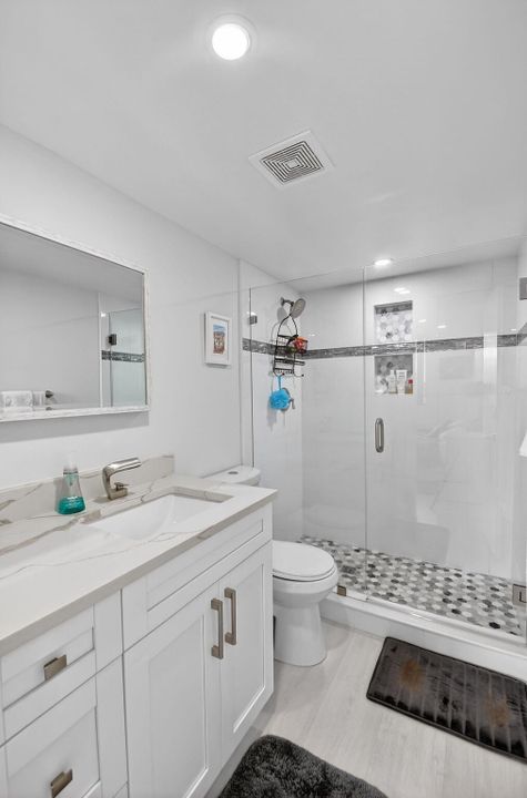 待售: $235,000 (2 贝兹, 2 浴室, 1005 平方英尺)