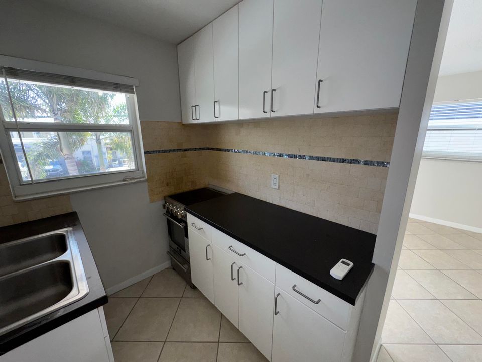 出租: $1,395 (1 贝兹, 1 浴室, 486 平方英尺)