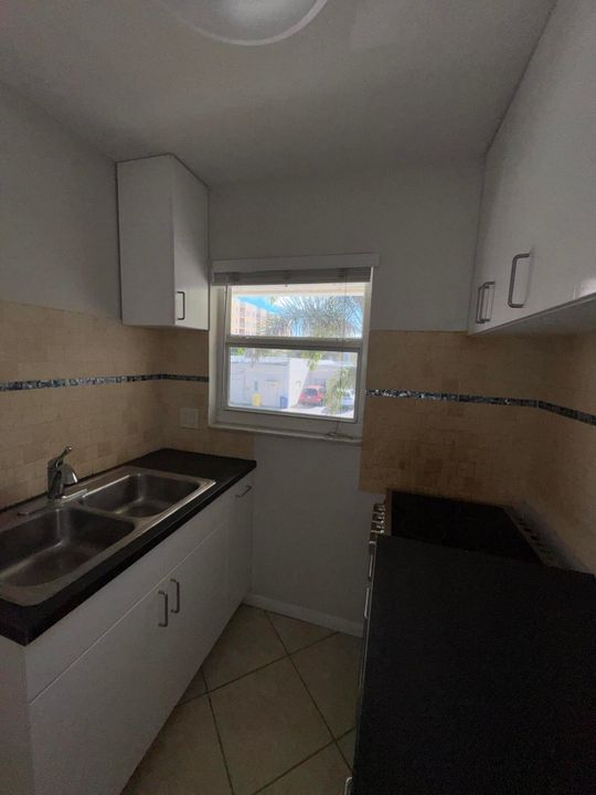 出租: $1,395 (1 贝兹, 1 浴室, 486 平方英尺)