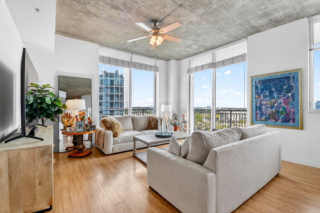 На продажу: $649,500 (3 спален, 2 ванн, 1377 Квадратных фут)