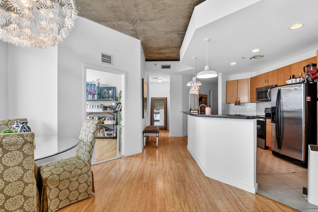 На продажу: $649,500 (3 спален, 2 ванн, 1377 Квадратных фут)