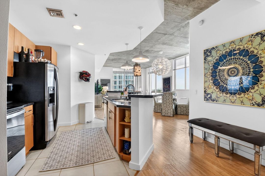 На продажу: $649,500 (3 спален, 2 ванн, 1377 Квадратных фут)