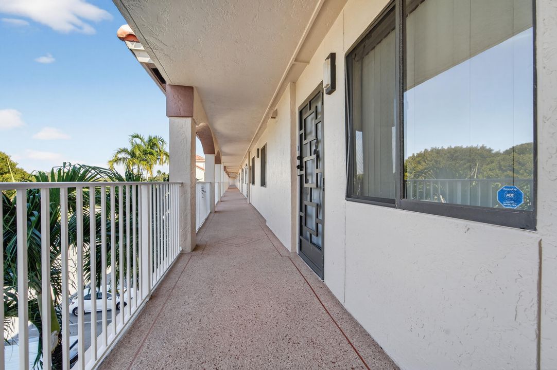 For Sale: $229,000 (2 beds, 2 baths, 1392 Square Feet)