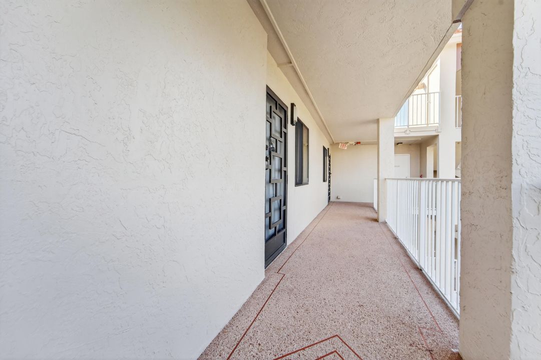 For Sale: $229,000 (2 beds, 2 baths, 1392 Square Feet)