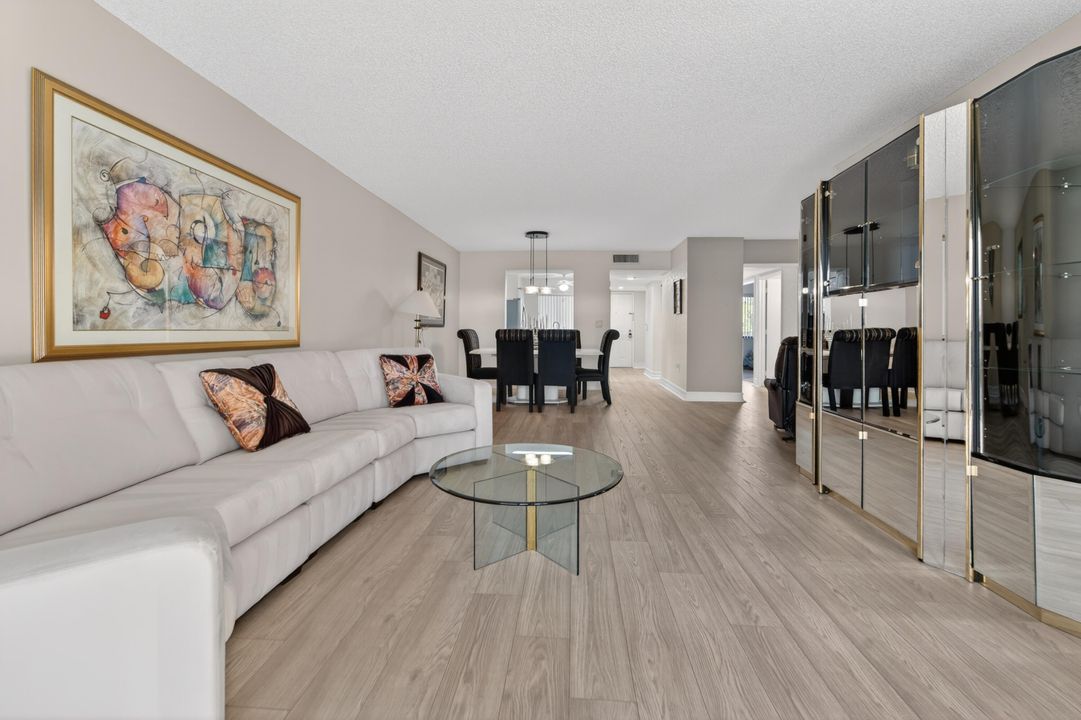 For Sale: $229,000 (2 beds, 2 baths, 1392 Square Feet)