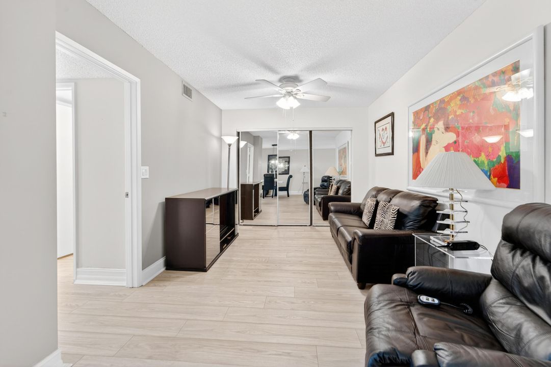 For Sale: $229,000 (2 beds, 2 baths, 1392 Square Feet)