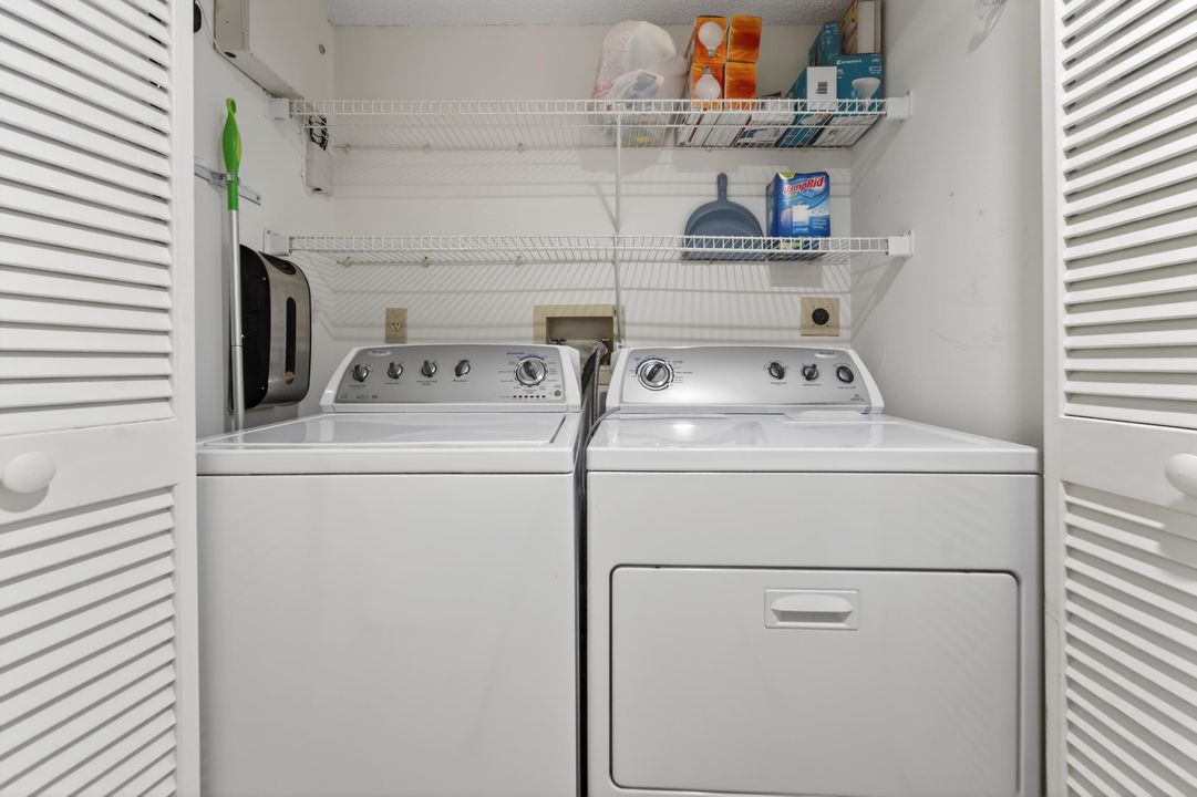 For Sale: $229,000 (2 beds, 2 baths, 1392 Square Feet)