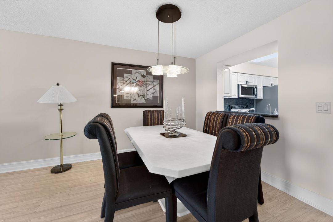 For Sale: $229,000 (2 beds, 2 baths, 1392 Square Feet)