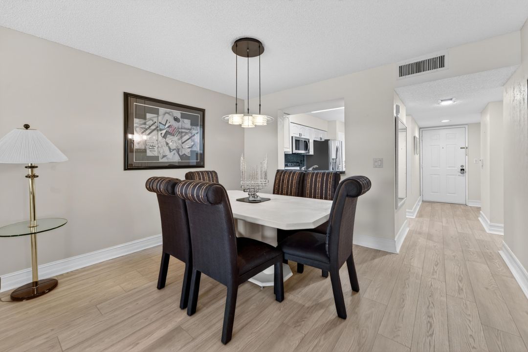 For Sale: $229,000 (2 beds, 2 baths, 1392 Square Feet)