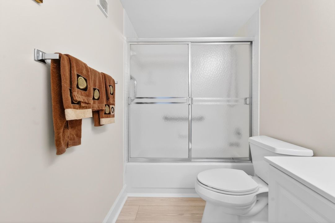 For Sale: $229,000 (2 beds, 2 baths, 1392 Square Feet)