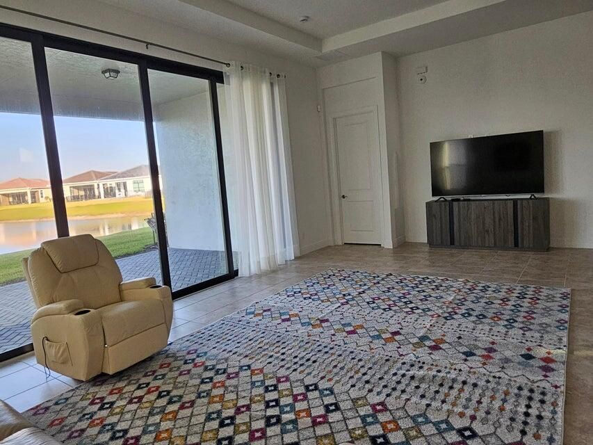 For Rent: $4,000 (3 beds, 3 baths, 2123 Square Feet)