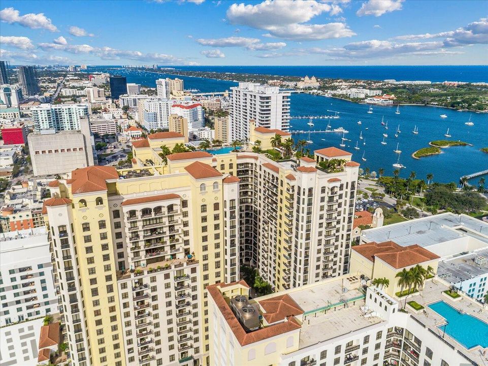 待售: $5,950,000 (2 贝兹, 2 浴室, 2117 平方英尺)