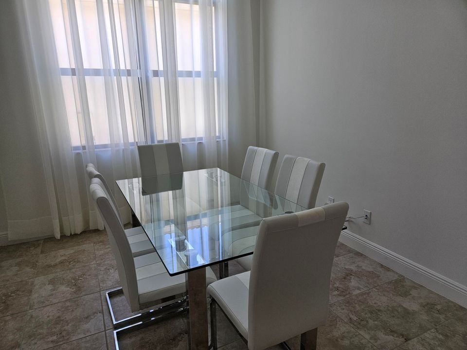 For Rent: $4,000 (3 beds, 3 baths, 2123 Square Feet)